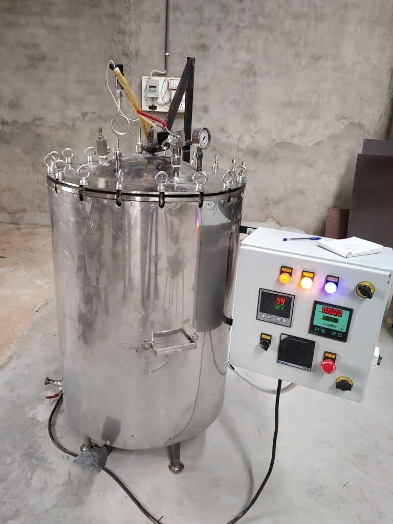 Vertical Autoclave Manufacturer in Ahmedabad